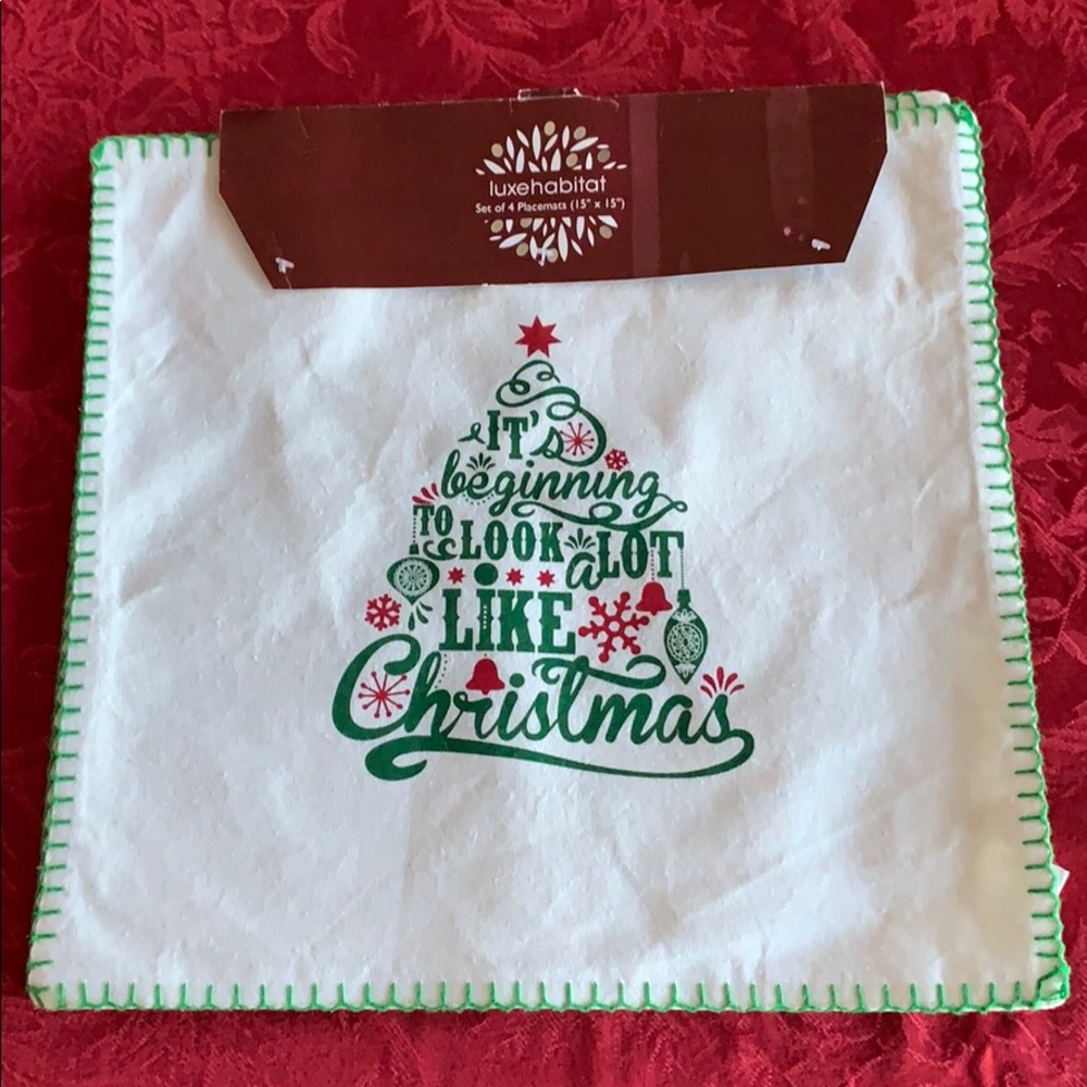 NWT Set of 4 Christmas placemats